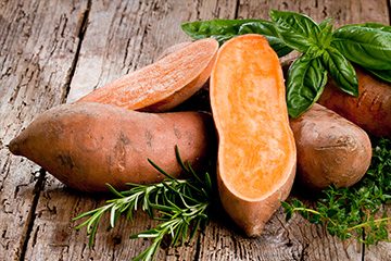 Kleurrijke gerechten met zoete aardappelen